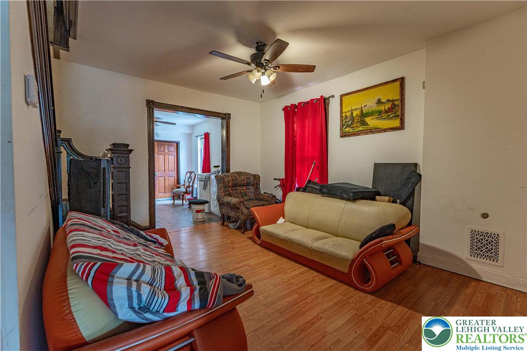 613 West Tilghman Street Property Photo 10