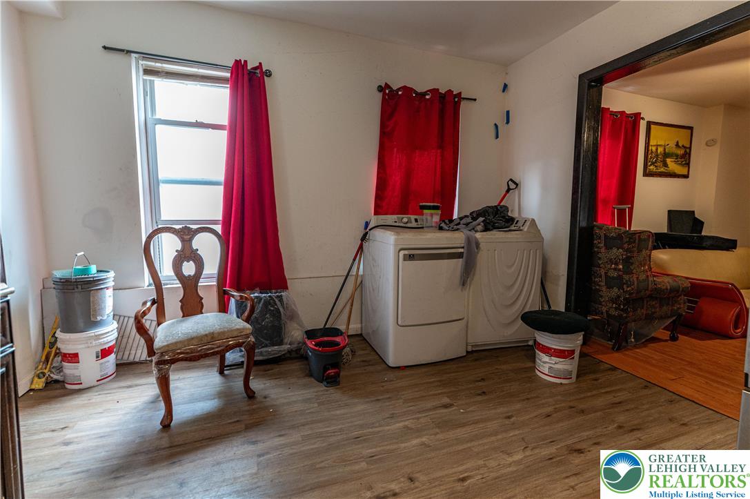 613 West Tilghman Street Property Photo 11