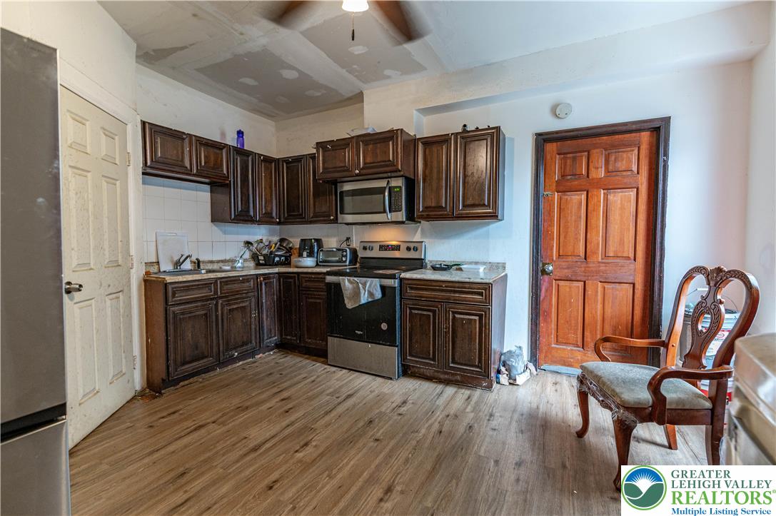 613 West Tilghman Street Property Photo 13