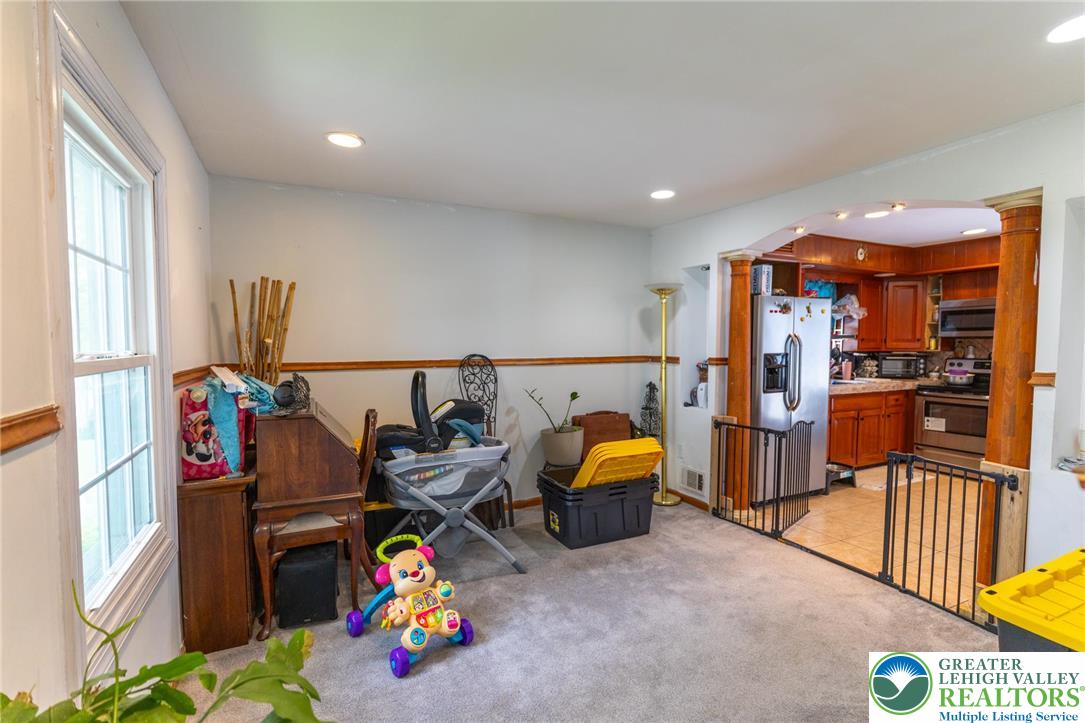 852 North Irving Street Property Photo 6