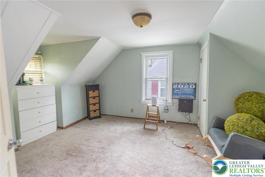 852 North Irving Street Property Photo 10