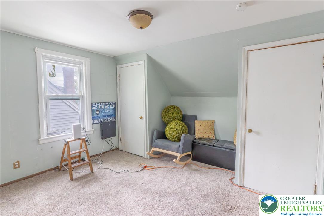 852 North Irving Street Property Photo 11