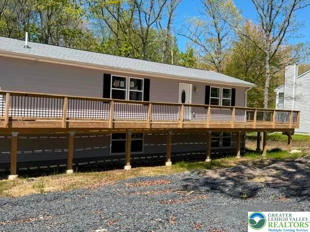 224 Kensington Drive Property Photo 2