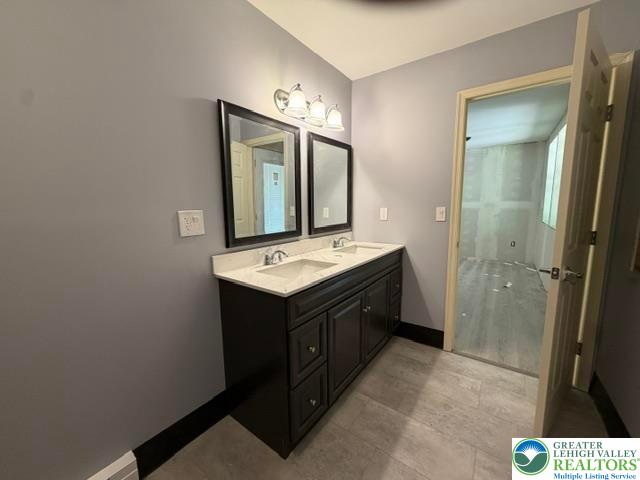 224 Kensington Drive Property Photo 12