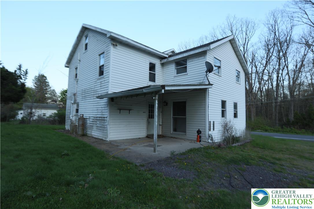 5444 Quakake Road Property Photo 8