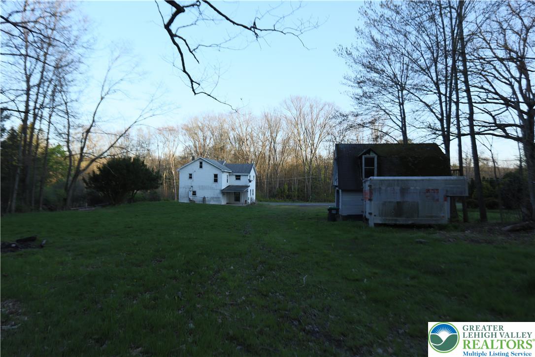 5444 Quakake Road Property Photo 9