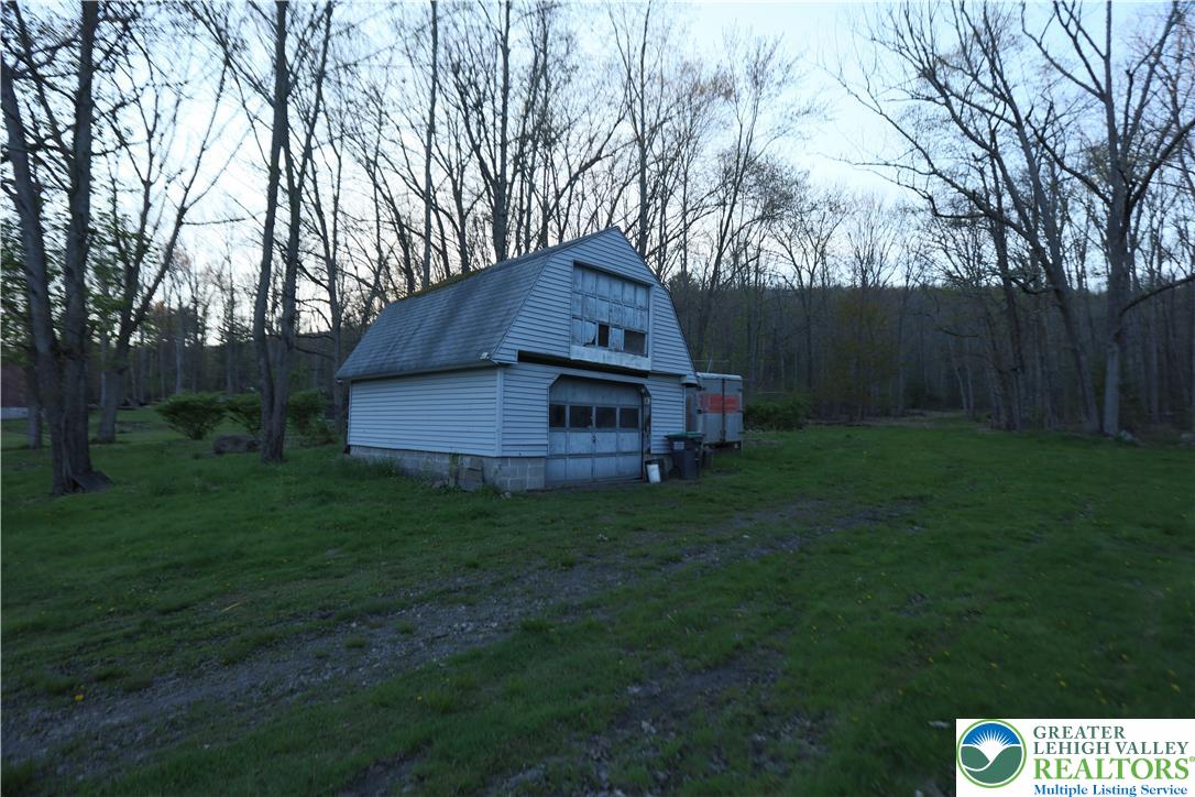 5444 Quakake Road Property Photo 10