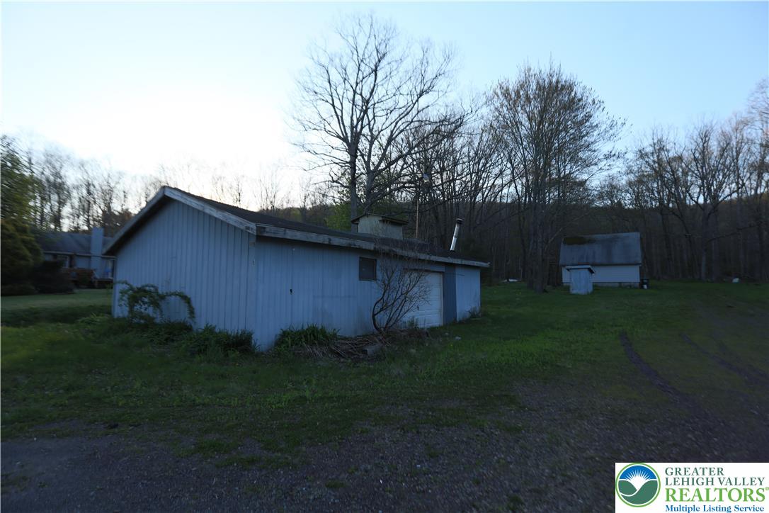 5444 Quakake Road Property Photo 12