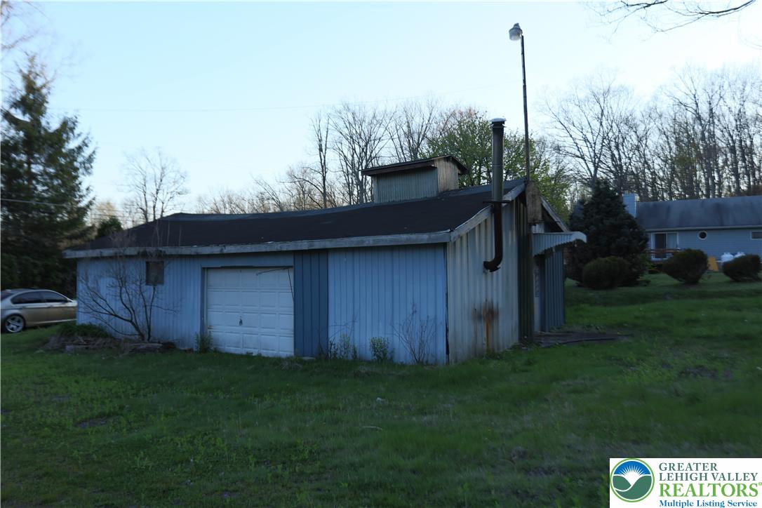 5444 Quakake Road Property Photo 13