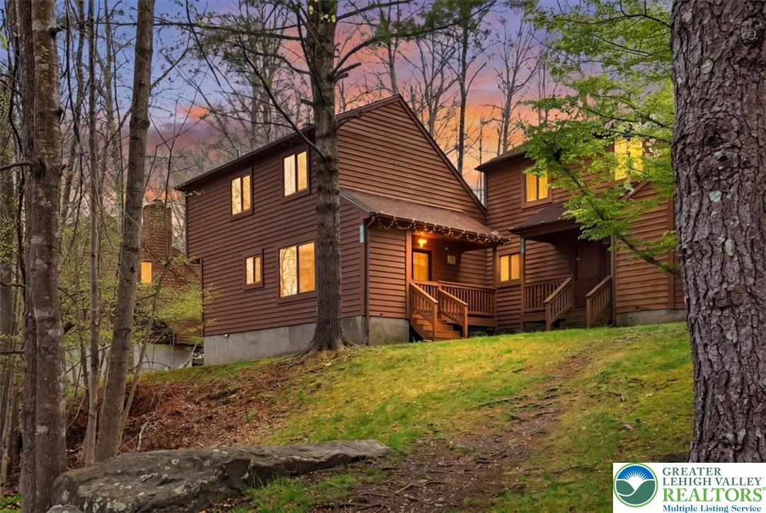227 Sedburgh Court Property Photo 1