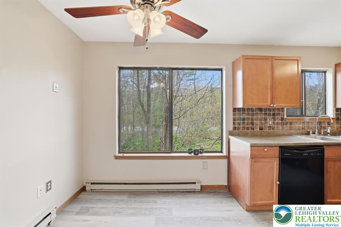 227 Sedburgh Court Property Photo 4