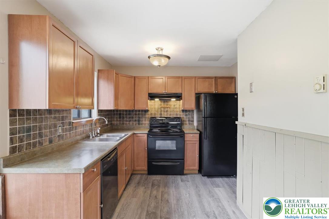227 Sedburgh Court Property Photo 7