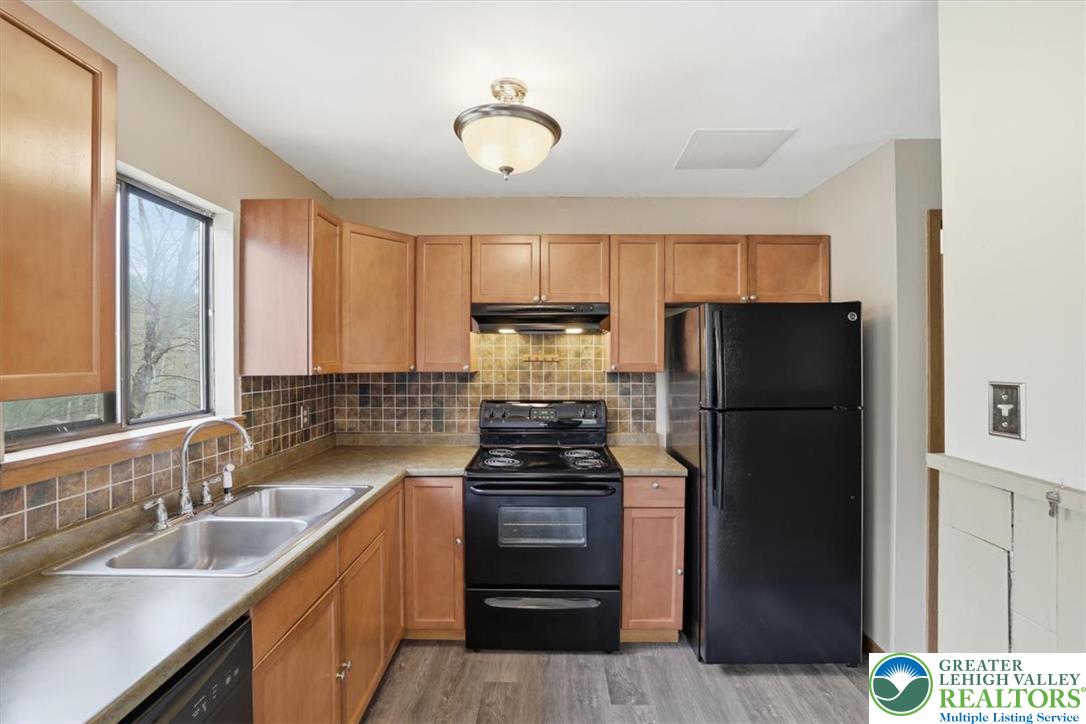 227 Sedburgh Court Property Photo 12