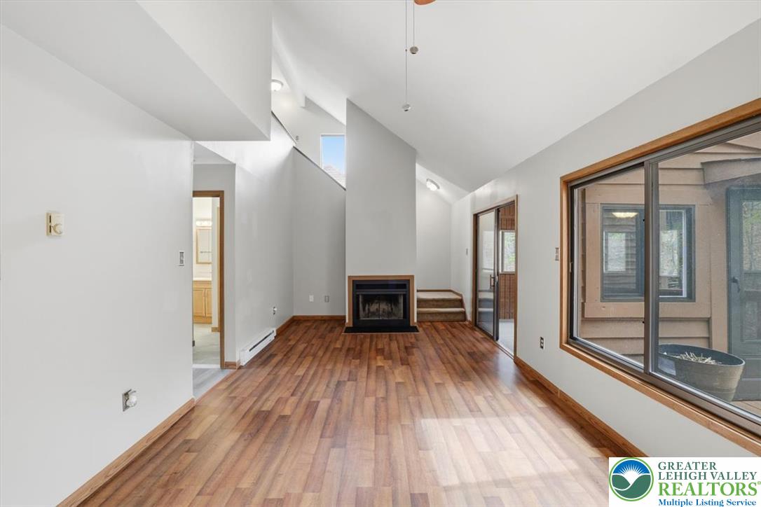 227 Sedburgh Court Property Photo 15