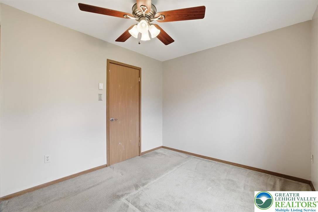 227 Sedburgh Court Property Photo 28