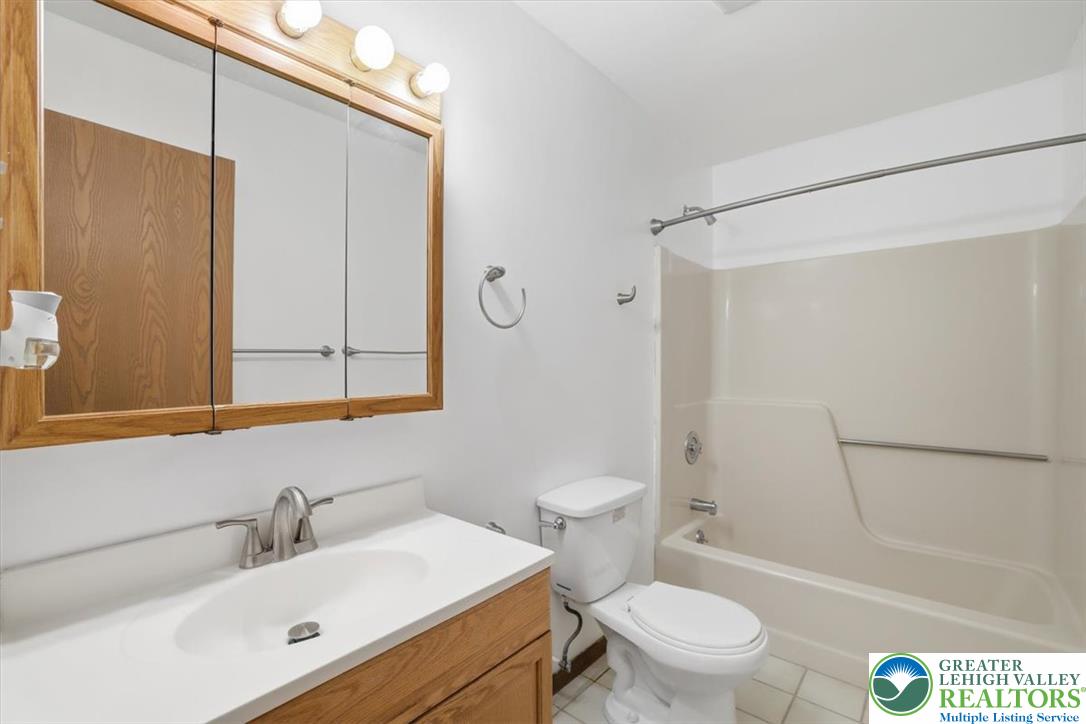 227 Sedburgh Court Property Photo 29