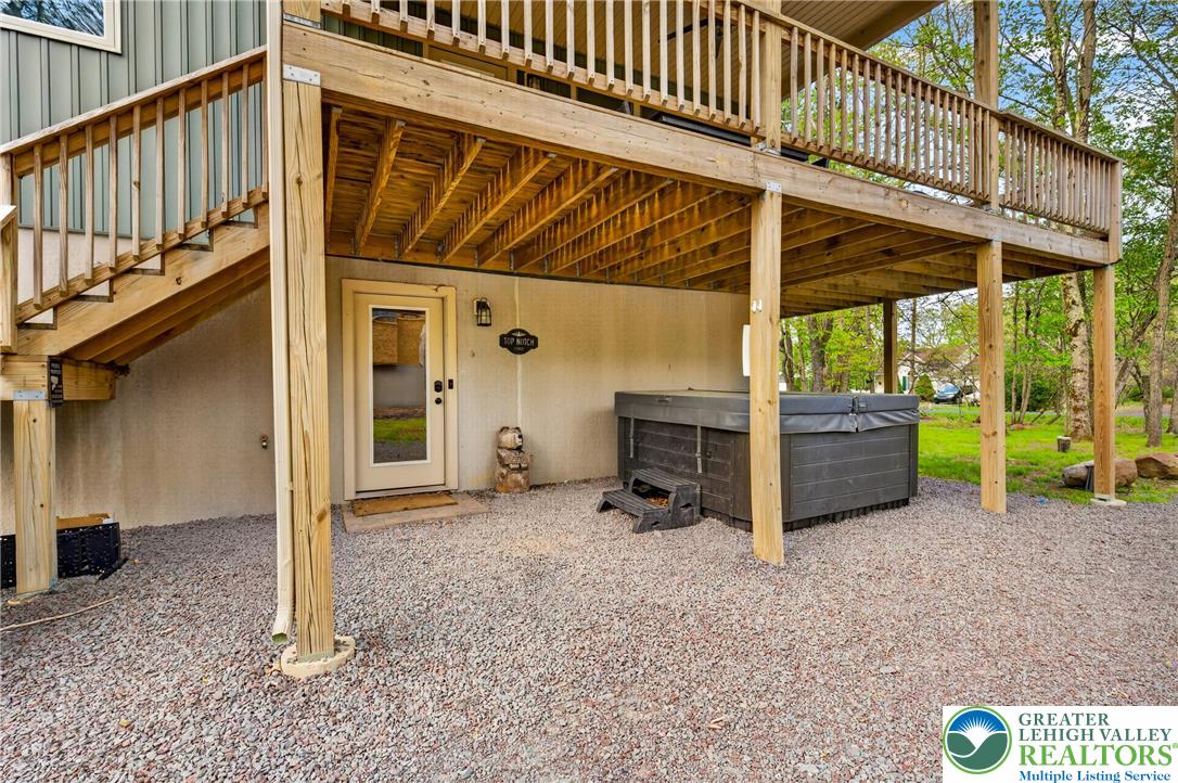 37 Frost Lane Property Photo 12