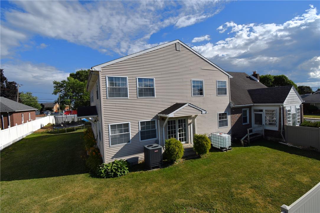 424 Grape Street Property Photo 1