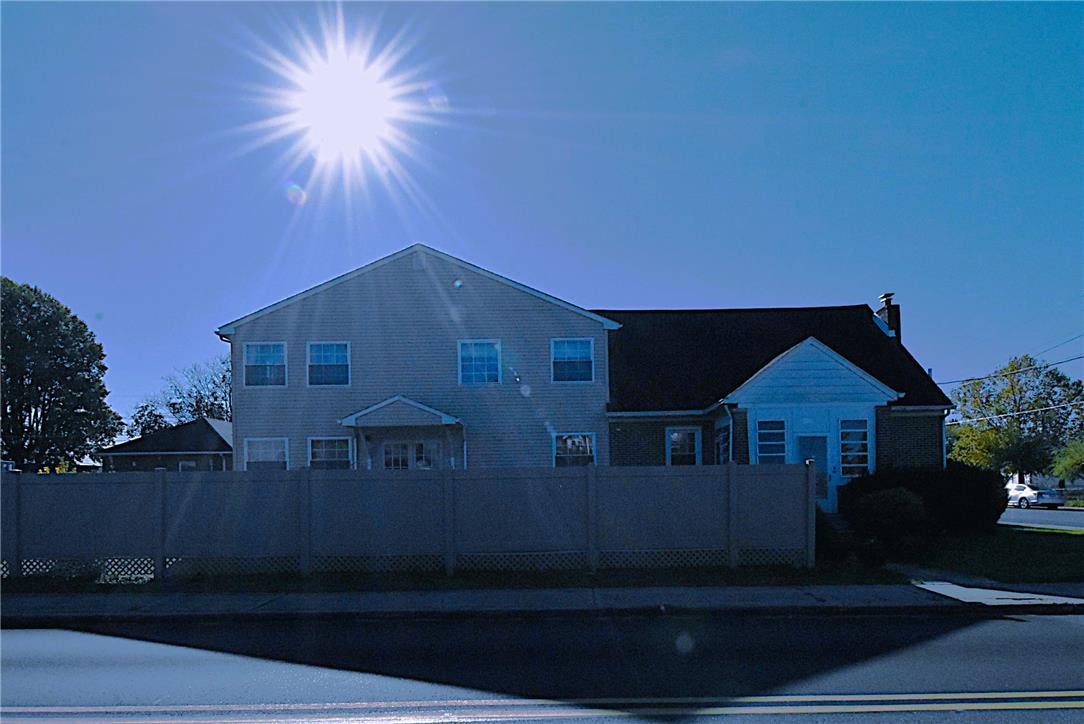 424 Grape Street Property Photo 1