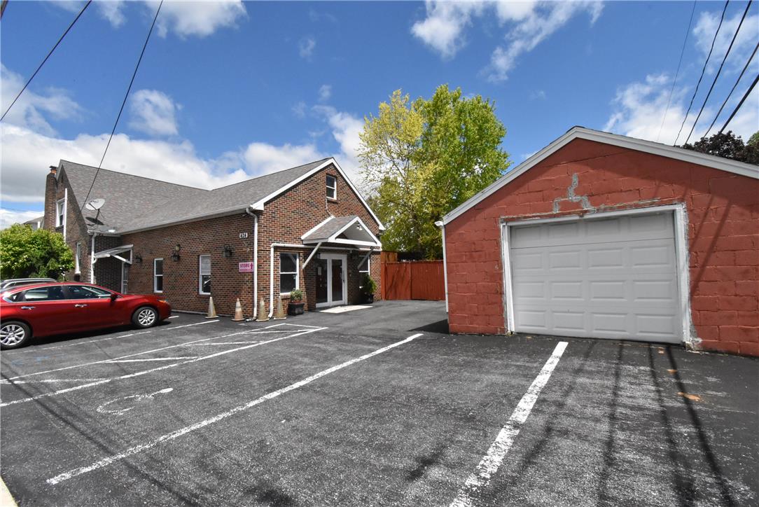 424 Grape Street Property Photo 5