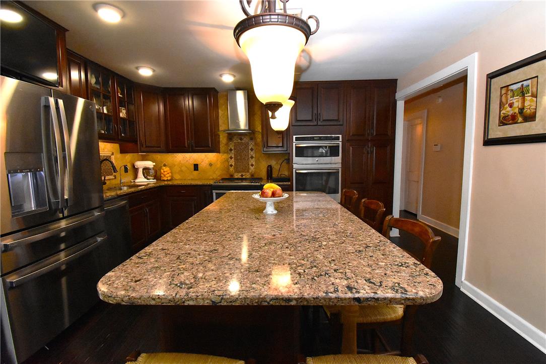 424 Grape Street Property Photo 13
