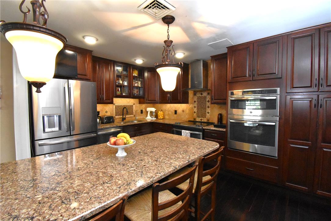 424 Grape Street Property Photo 14