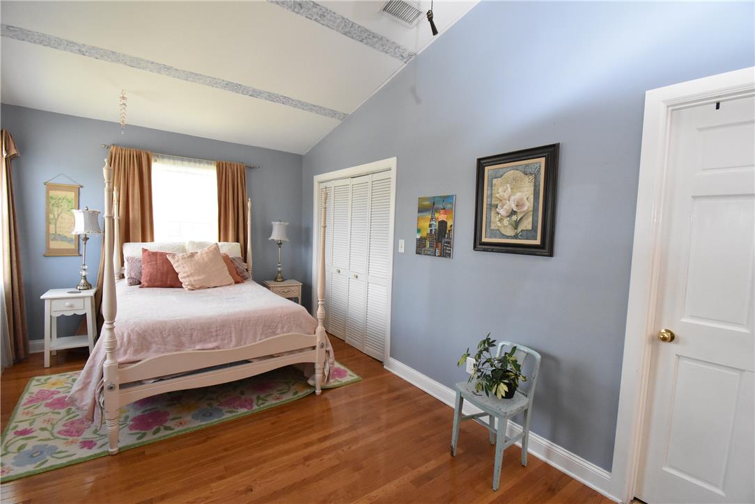 424 Grape Street Property Photo 32