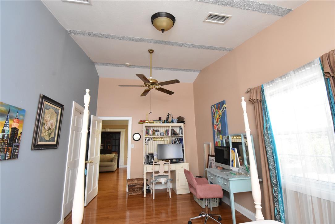 424 Grape Street Property Photo 33