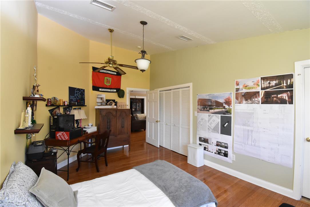 424 Grape Street Property Photo 37