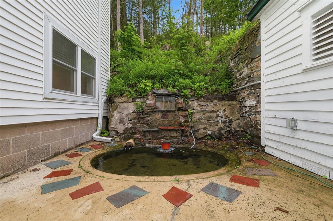 3585 Fairyland Road Property Photo 5