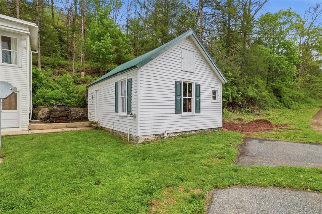 3585 Fairyland Road Property Photo 6