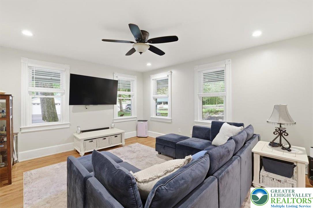 3585 Fairyland Road Property Photo 17