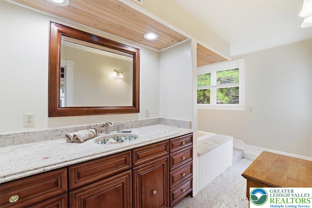 3585 Fairyland Road Property Photo 40