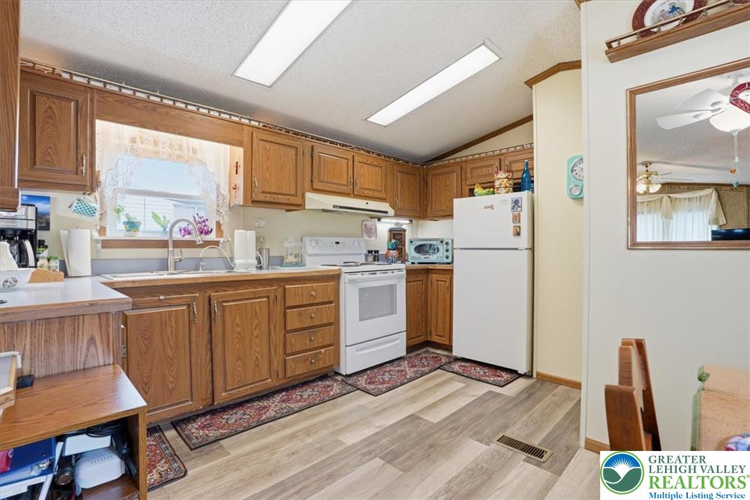 3350 Airport Road 5 Property Photo 16