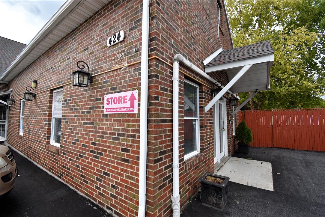 424 Grape Street Property Photo 6