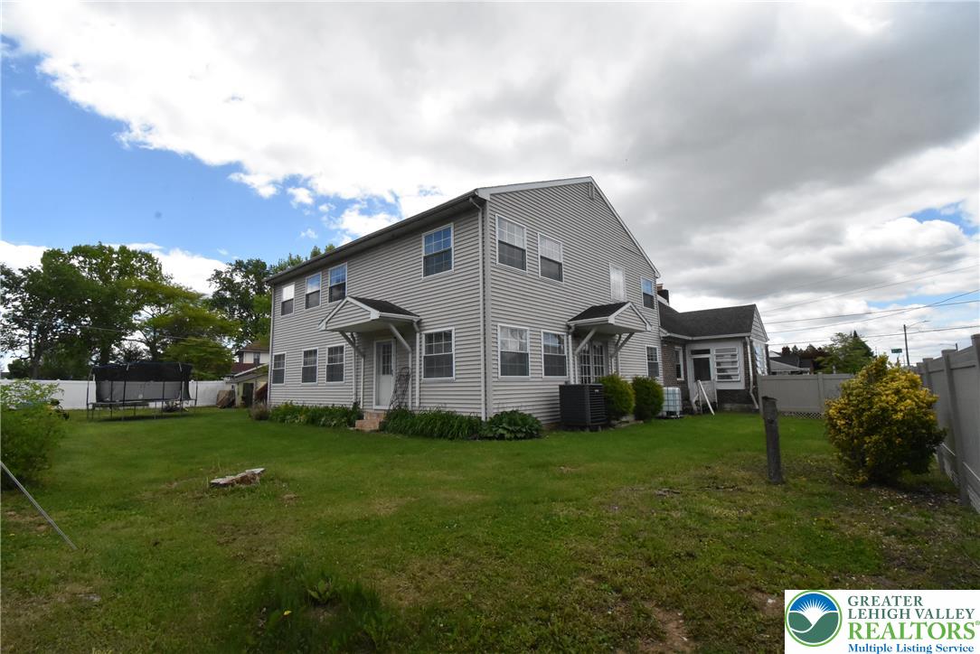 424 Grape Street Property Photo 24