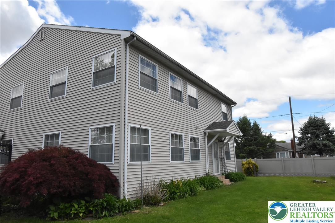 424 Grape Street Property Photo 25