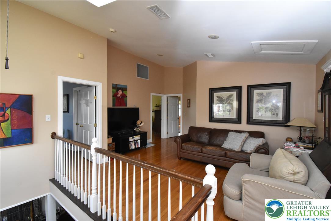 424 Grape Street Property Photo 42