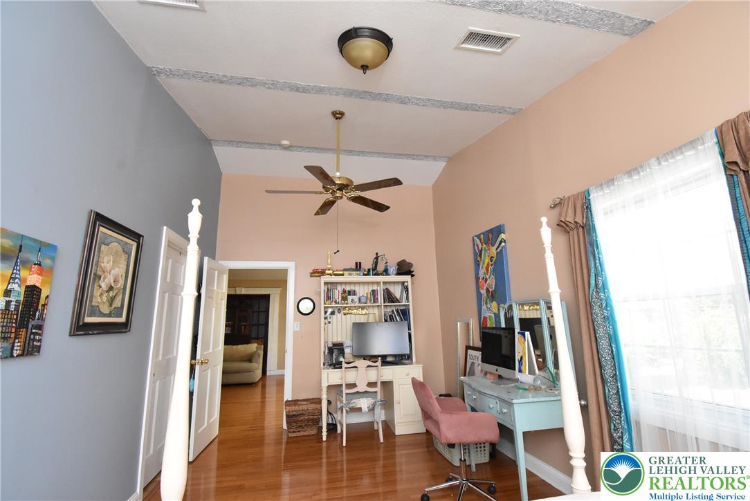 424 Grape Street Property Photo 49