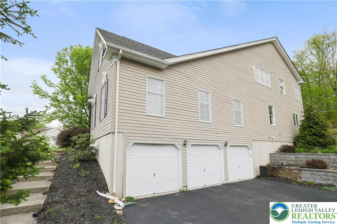 258 Rising Meadow Way Property Photo 5