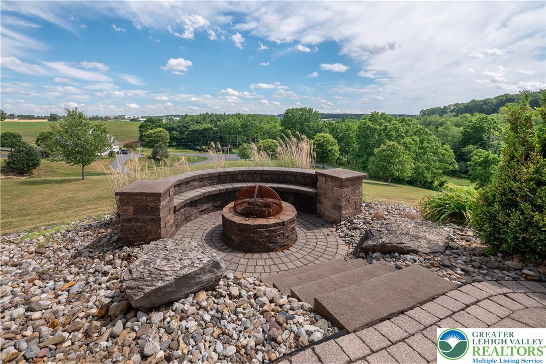 2912 Silver Creek Circle Property Photo 5