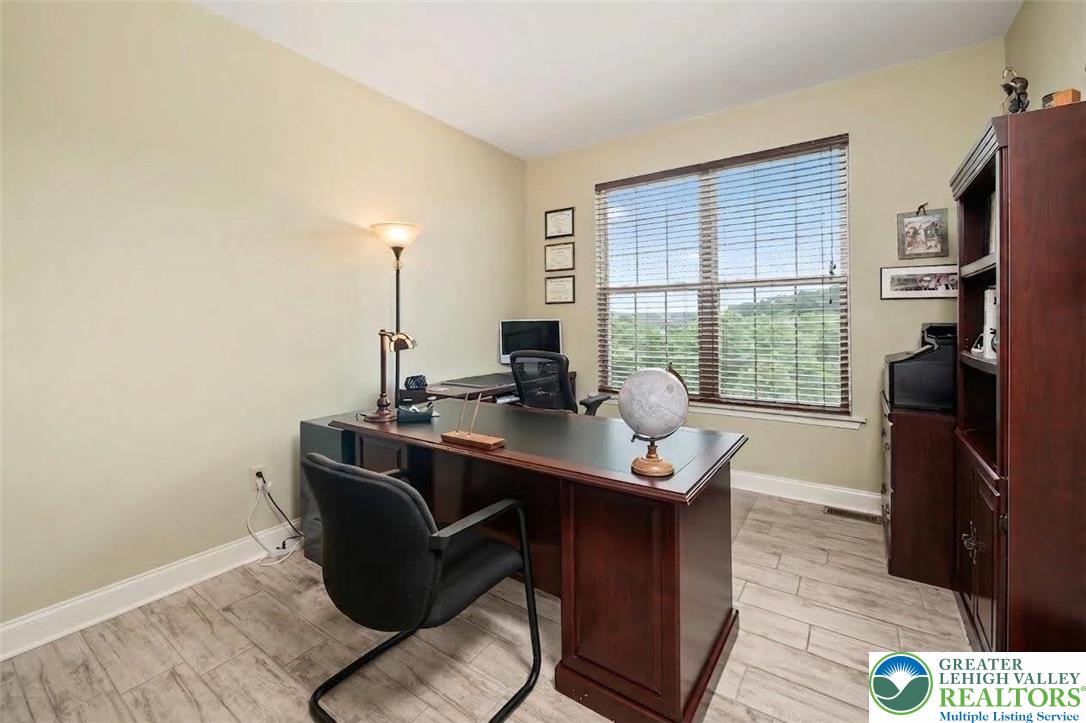 2912 Silver Creek Circle Property Photo 22