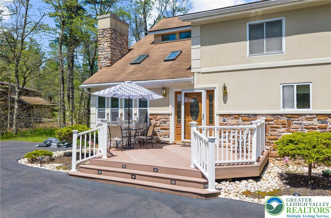 111 Sir Lyonnesse Court Property Photo 2