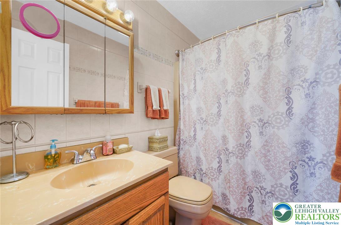111 Sir Lyonnesse Court Property Photo 12