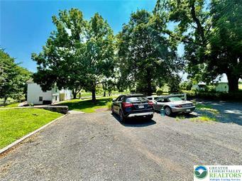 6024 Front Street Property Photo 3