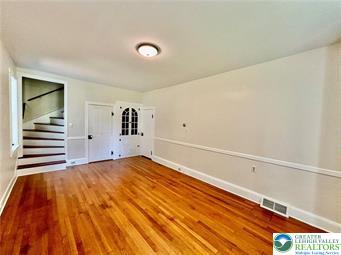 6024 Front Street Property Photo 5