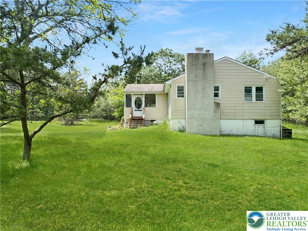 183 Island Drive Property Photo 2