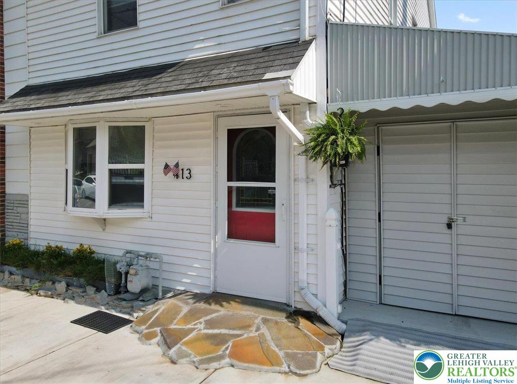 413 South Avenue Property Photo 7