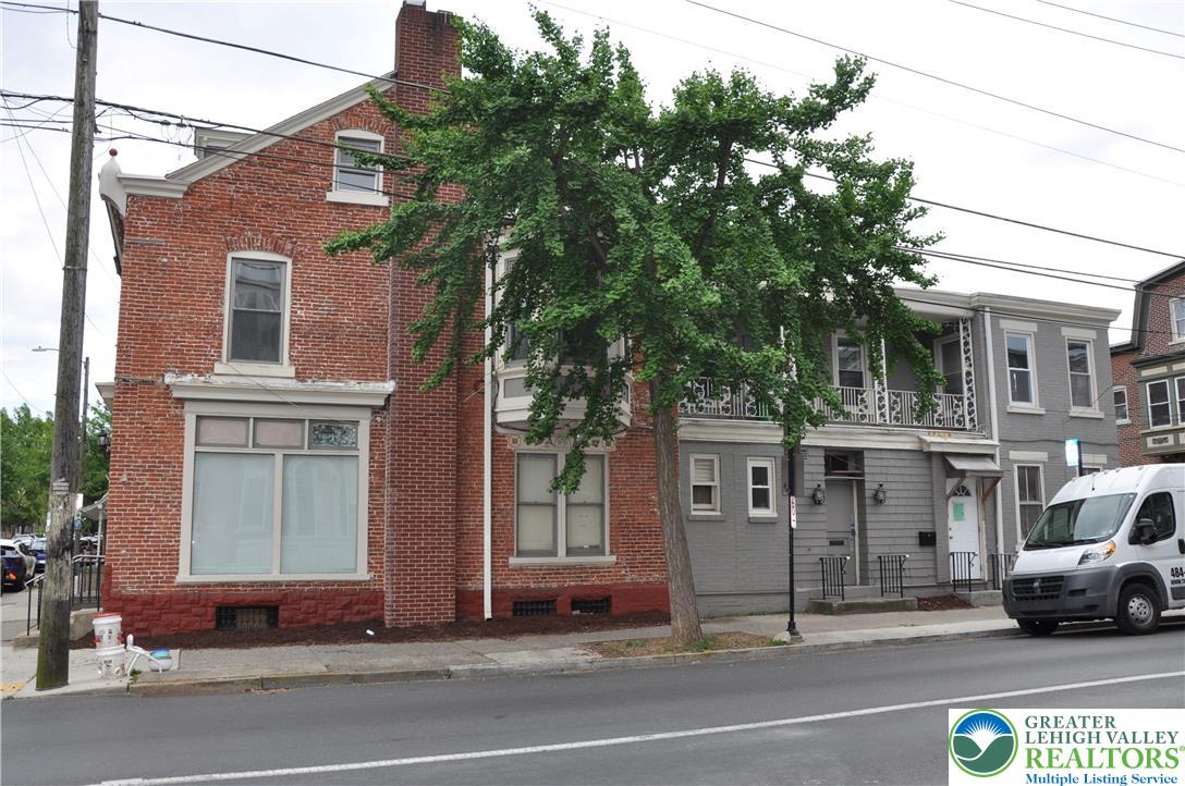 146 11th Street Property Photo 2