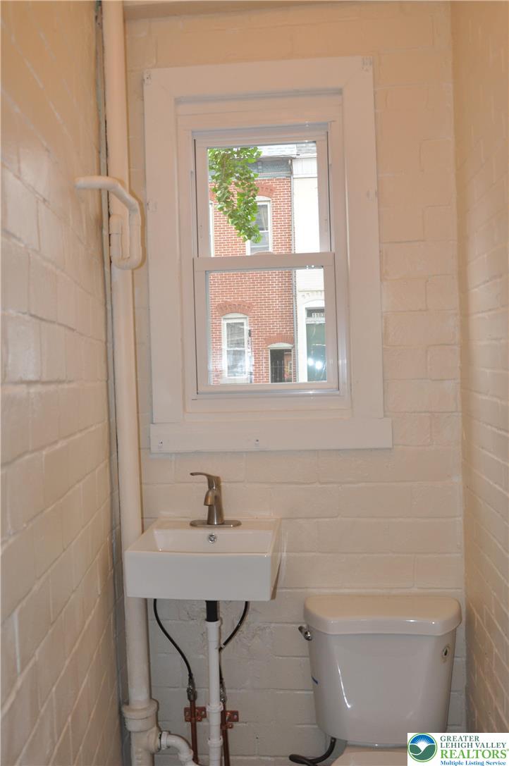 146 11th Street Property Photo 4